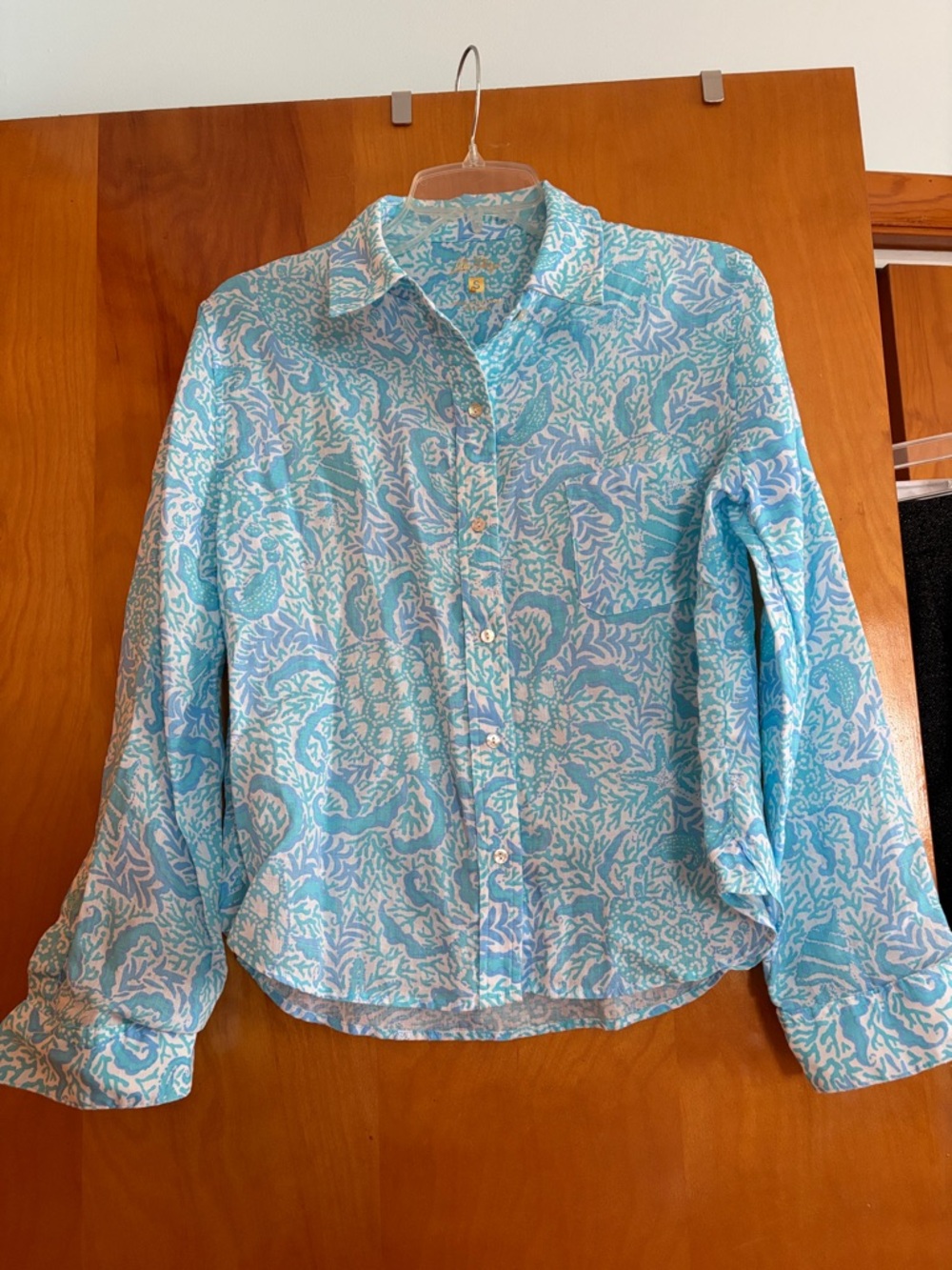 Lilly Pulitzer Blue & White Printed Button-Up Shirt